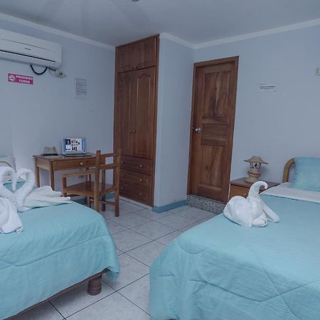 Hostal Leon Dormido Puerto Baquerizo Moreno Eksteriør bilde