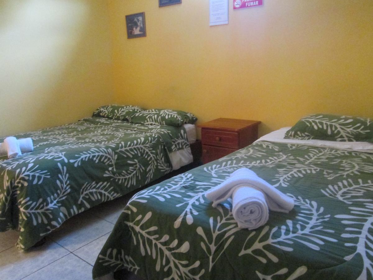 Hostal Leon Dormido Puerto Baquerizo Moreno Eksteriør bilde