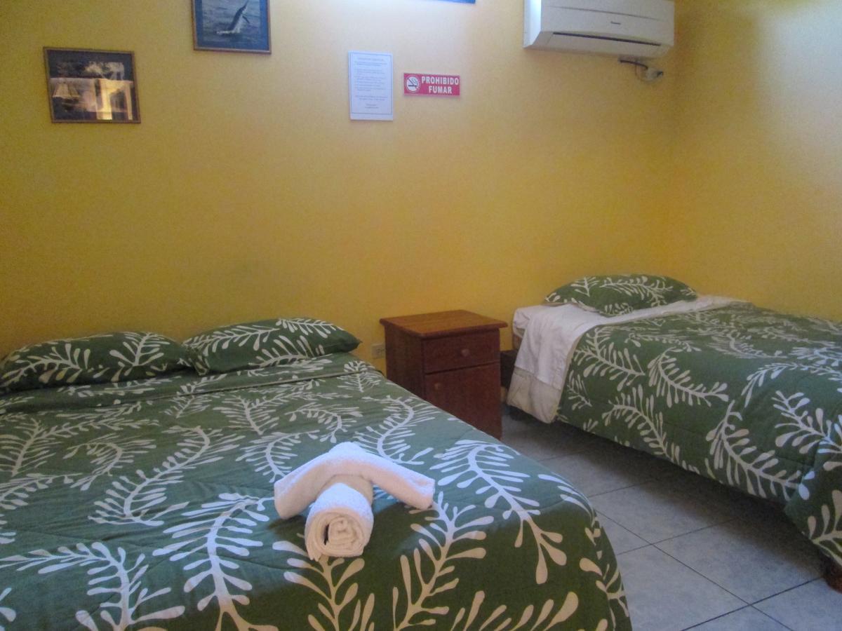 Hostal Leon Dormido Puerto Baquerizo Moreno Eksteriør bilde