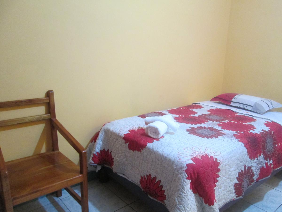 Hostal Leon Dormido Puerto Baquerizo Moreno Eksteriør bilde
