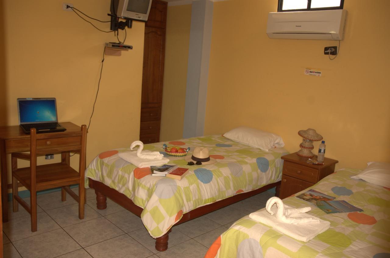 Hostal Leon Dormido Puerto Baquerizo Moreno Eksteriør bilde