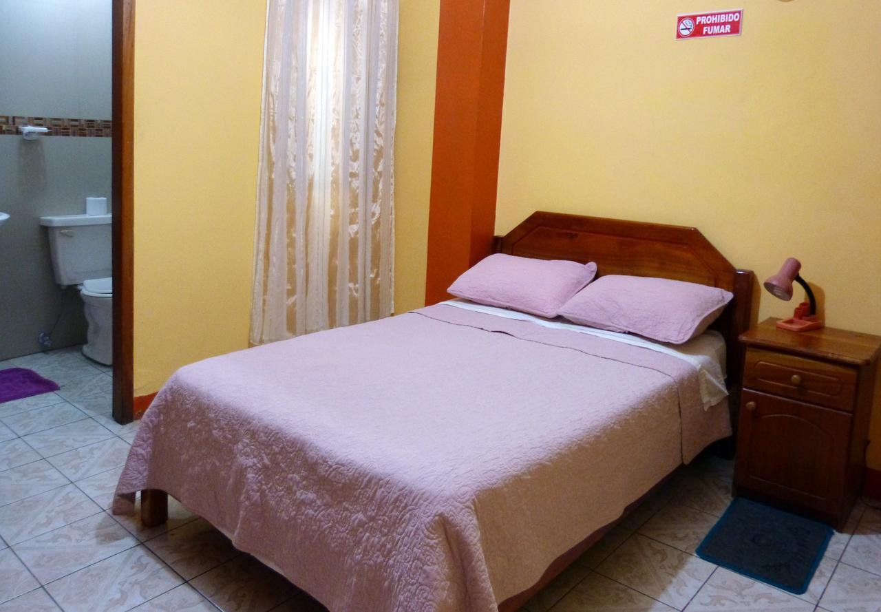 Hostal Leon Dormido Puerto Baquerizo Moreno Eksteriør bilde